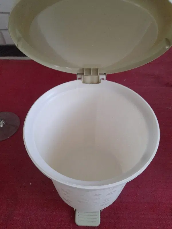دو عدد سطل ودوعدد بشر شیشه ای|ظروف نگهدارنده، پلاستیکی، یکبارمصرف|تهران, سجاد|دیوار