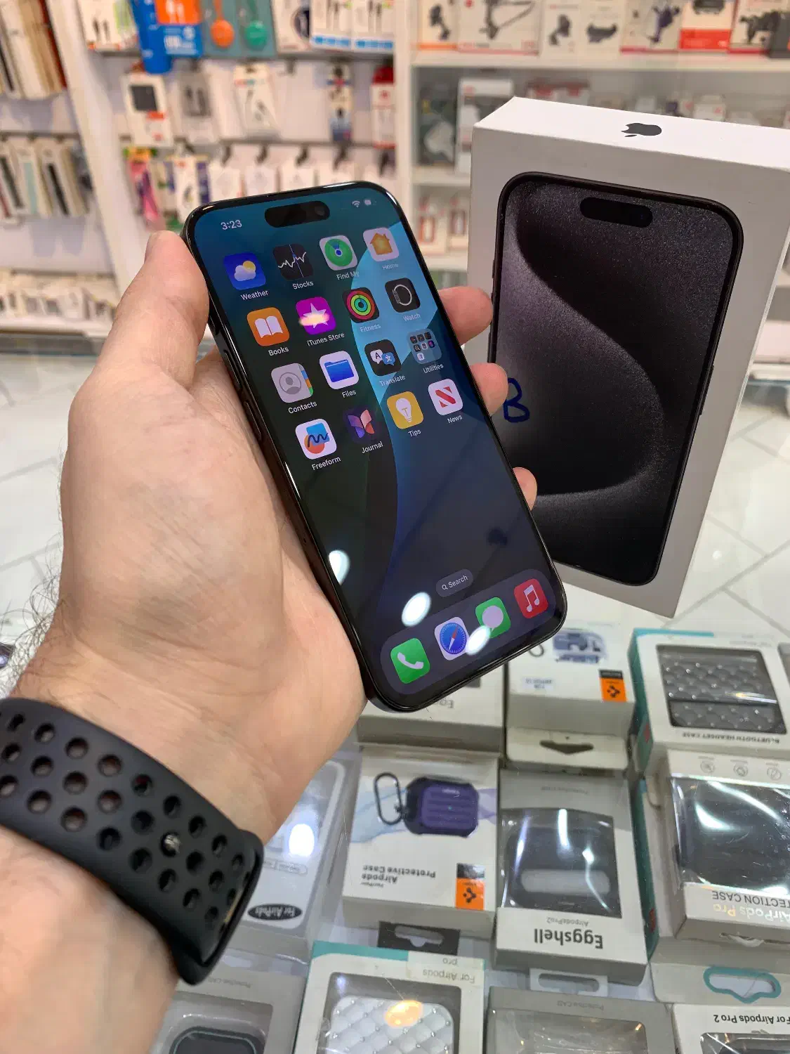 ایفون ۱۵پرو در حد نو‌واقعی|موبایل|کرج, گوهردشت|دیوار