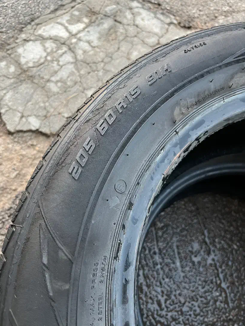 لاستیک ۲۰۵ بارز|قطعات یدکی و لوازم جانبی|میبد, |دیوار