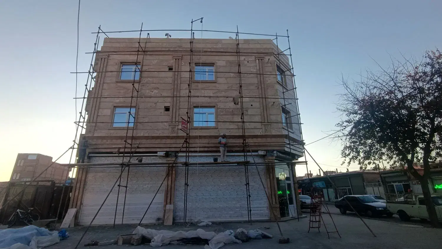 نیازمند کارگر ،برشکار،نیمه استا|استخدام معماری، عمران و ساختمانی|اردبیل, |دیوار