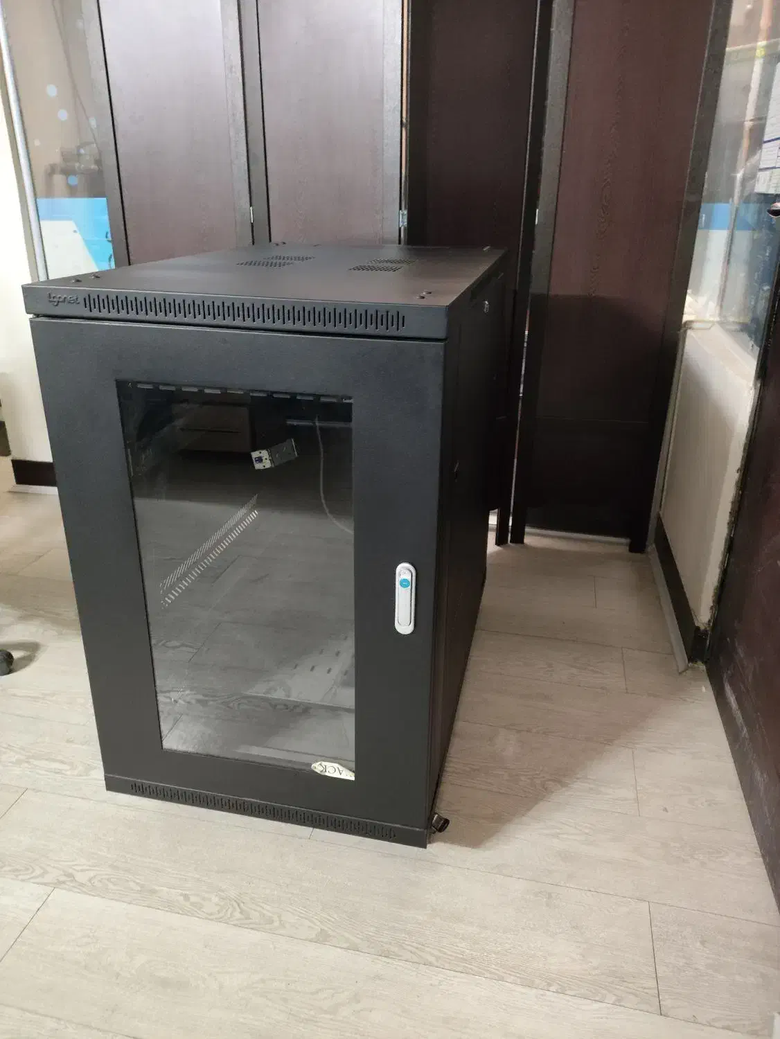 رک ۱۸ یونیت عمق ۱۰۰|مودم و تجهیزات شبکه|اصفهان, بیدآباد|دیوار