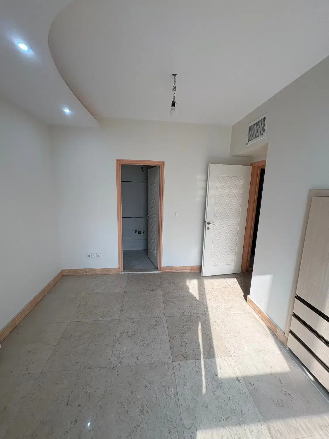 ۱۵۰ متر ۳ خواب نوساز تکواحدی رویایی/لوکیشن طلایی