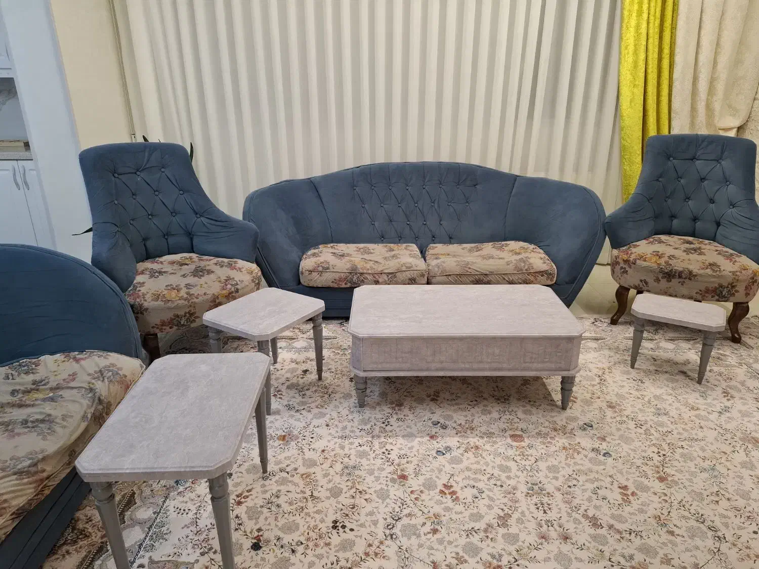 مبل ۷ نفره با میز جلومبلی و ۳ میز عسلی|مبلمان خانگی و میز عسلی|مشهد, امیریه|دیوار