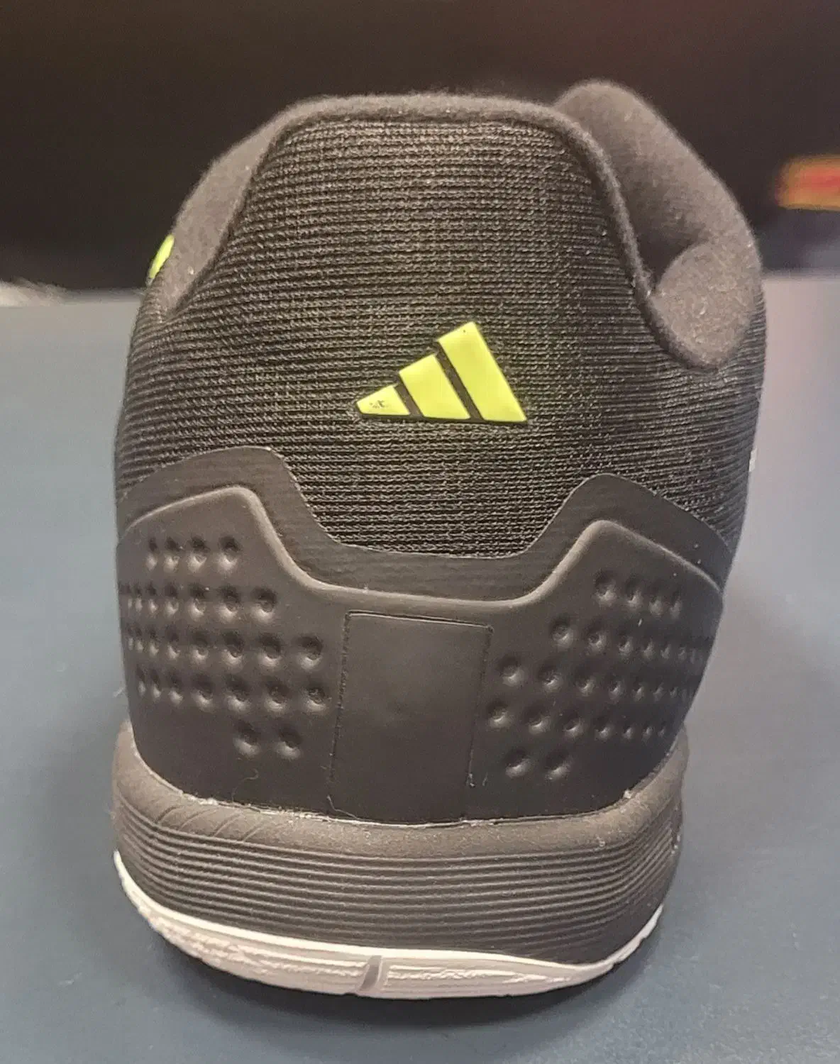 کتونی فوتسال ادیداس مشکی|کیف، کفش، کمربند|رشت, کاکتوس|دیوار