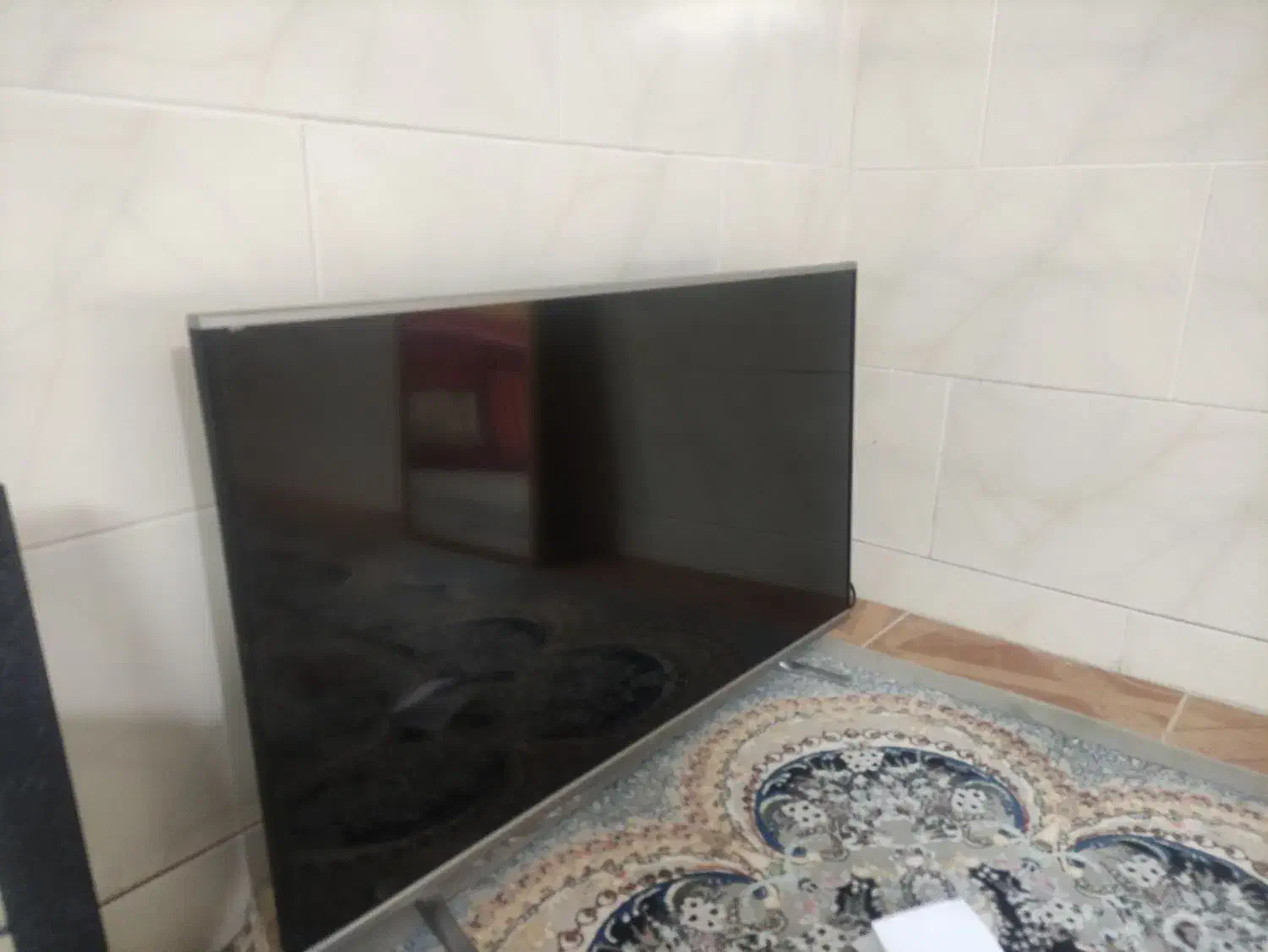 تلویزیون هایسنز 40 اینچ  ال ای  دی|تلویزیون و پروژکتور|یزد, |دیوار