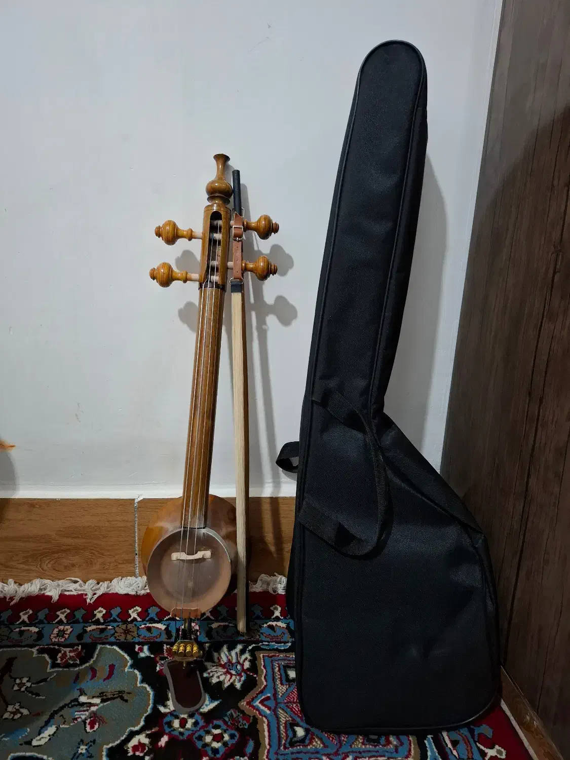 کمانچه|سازهای سنتی|خرمآباد, |دیوار