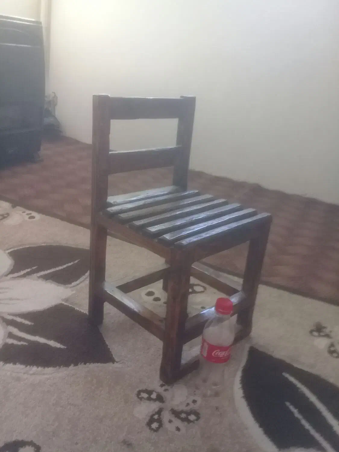 تک صندلی چوبی کوچولو|صندلی و نیمکت|محمدیه-قزوین, |دیوار