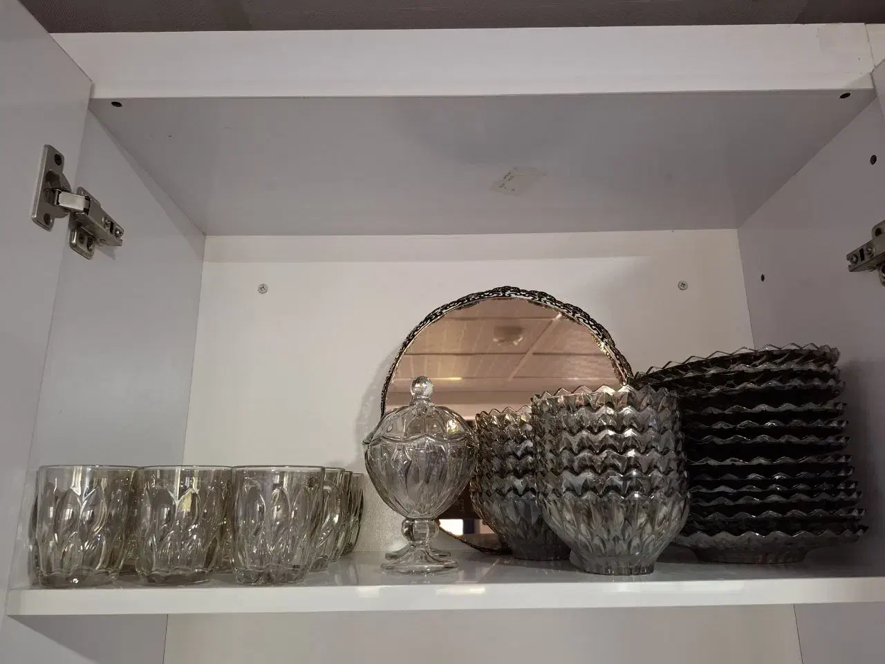 سرویس پذیرایی۱۲نفره|ظروف سرو و پذیرایی|شوشتر, |دیوار