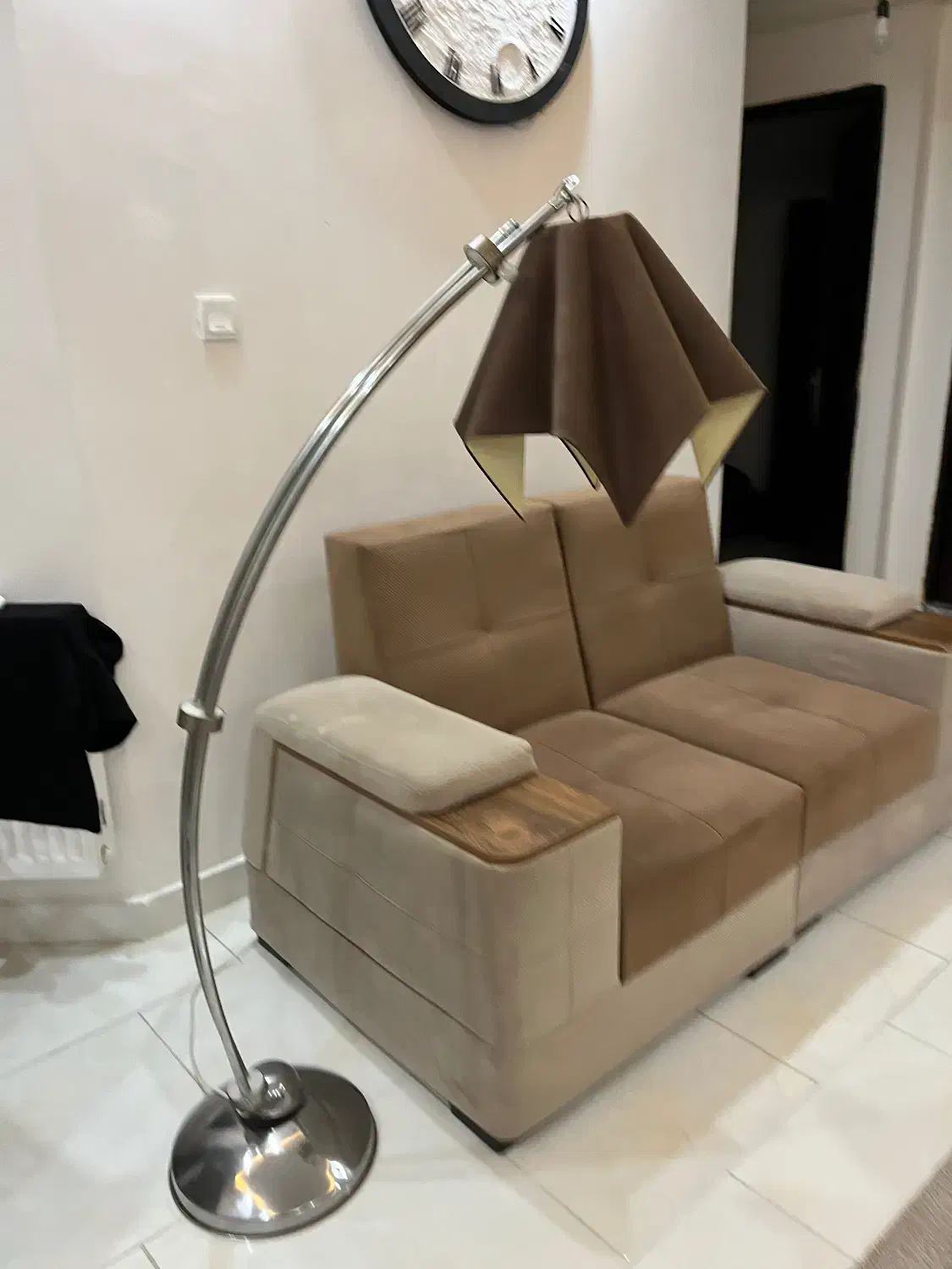 اباژور|چراغ خواب و آباژور|رشت, کوی مهر|دیوار