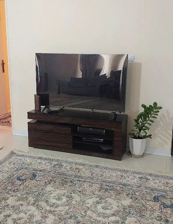 میز تلویزیون ۱۳۰ سانتی متر ،صفحه شیشه ای|میز تلویزیون|تهران, هلال احمر|دیوار