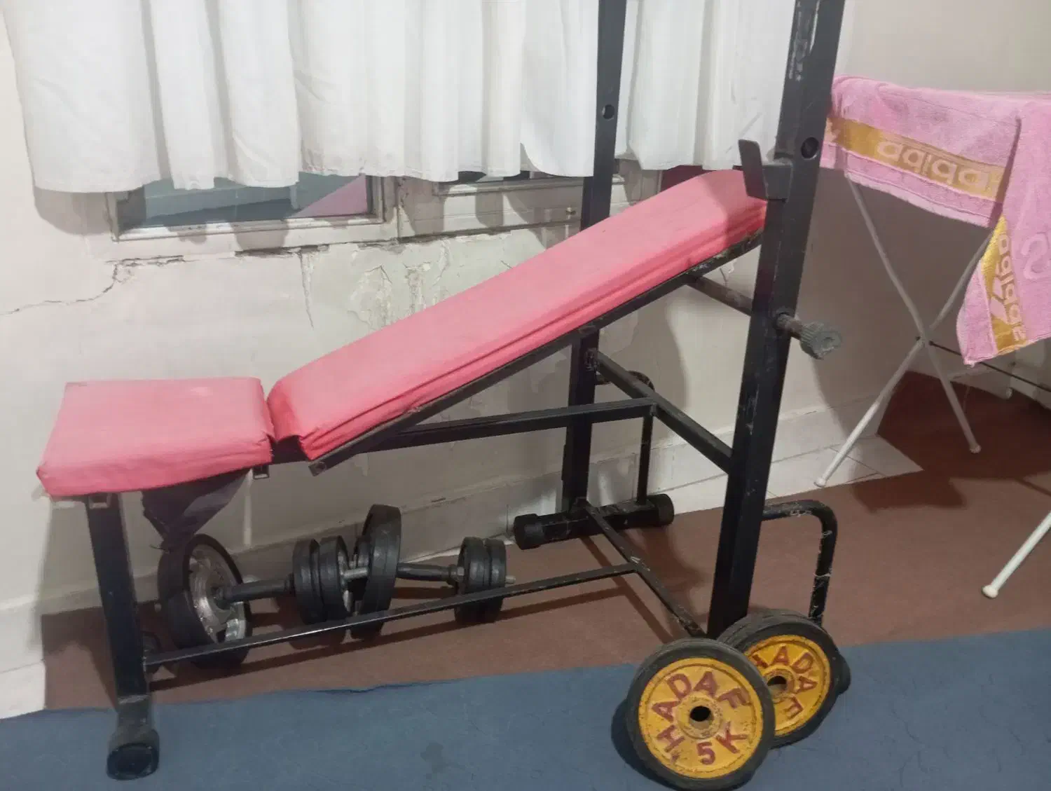 میز پرس سینه با وزنه و هالتر ، و وزنه جلو بازو|تجهیزات ورزشی|تهران, جوادیه|دیوار