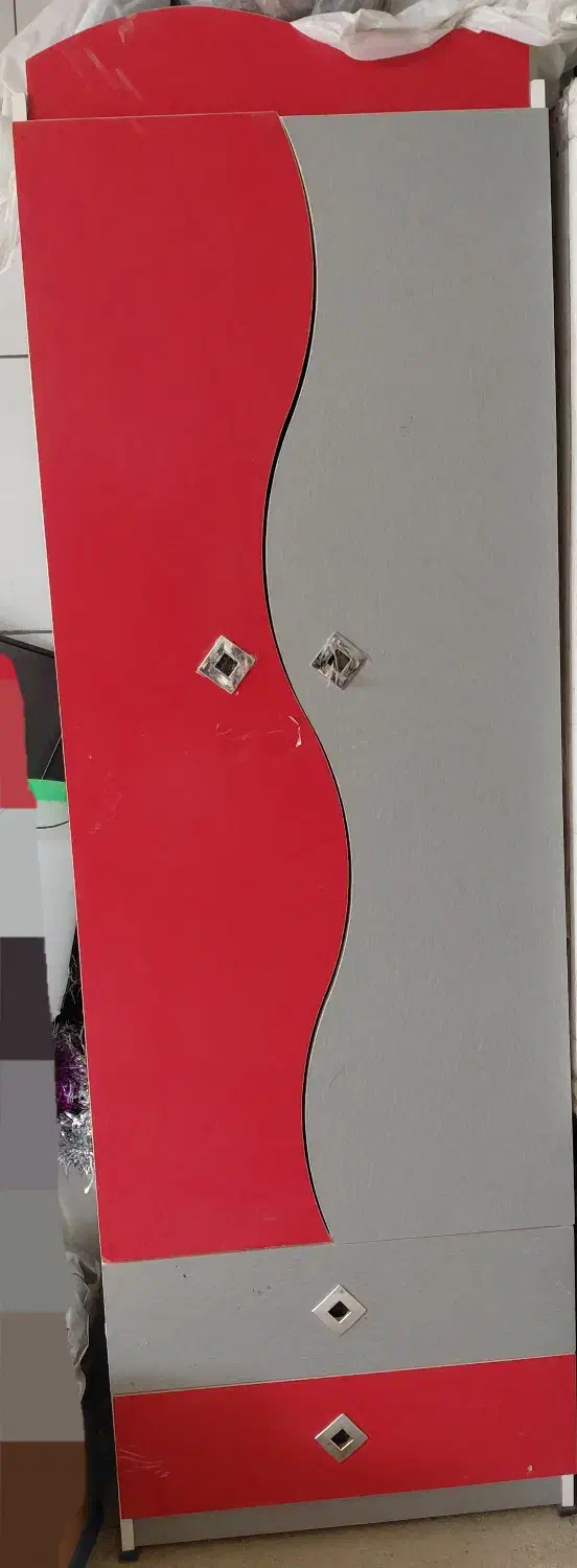 تخت و کمد نوجوان در حد نو|اسباب و اثاث بچه|بروجن, |دیوار