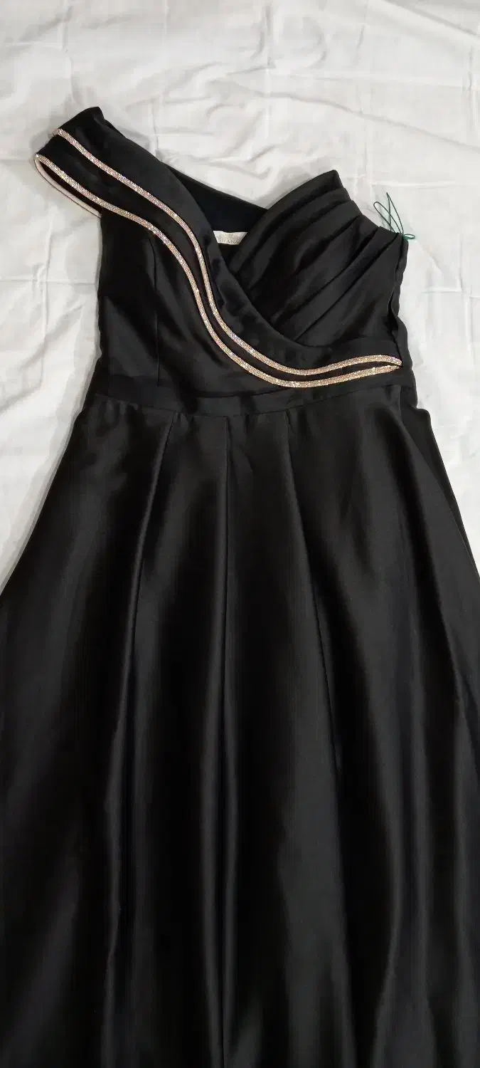 لباس مجلسی|لباس|سبزوار, قاضی زاد|دیوار