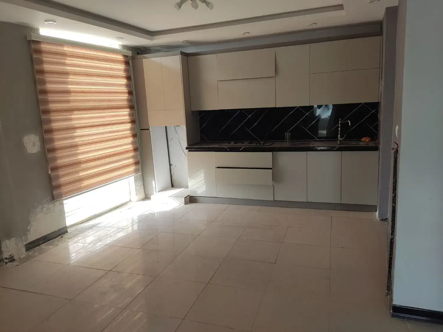 اجاره واحد تجاری سعدی جنوبی ساختمان پزشکان|اجارهٔ دفتر کار، اتاق اداری، مطب|ایلام, |دیوار