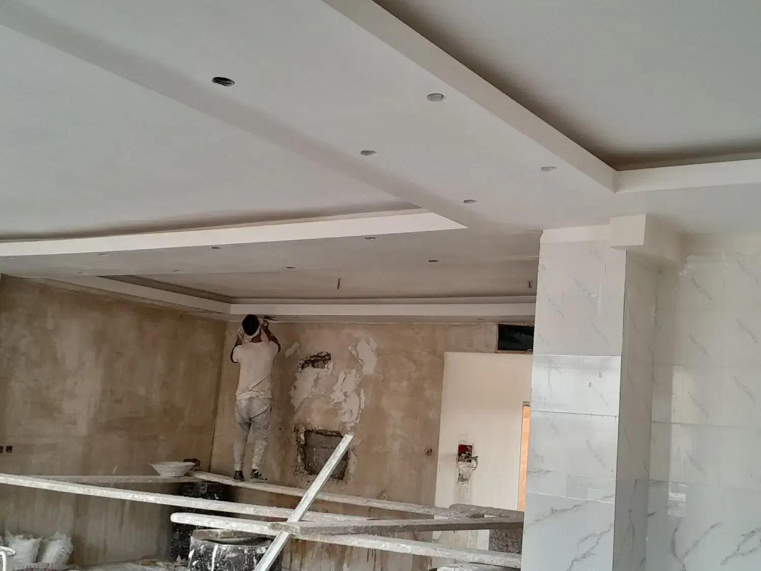 نیازمند شاگرد گچ کار|استخدام معماری، عمران و ساختمانی|اقبالیه, |دیوار