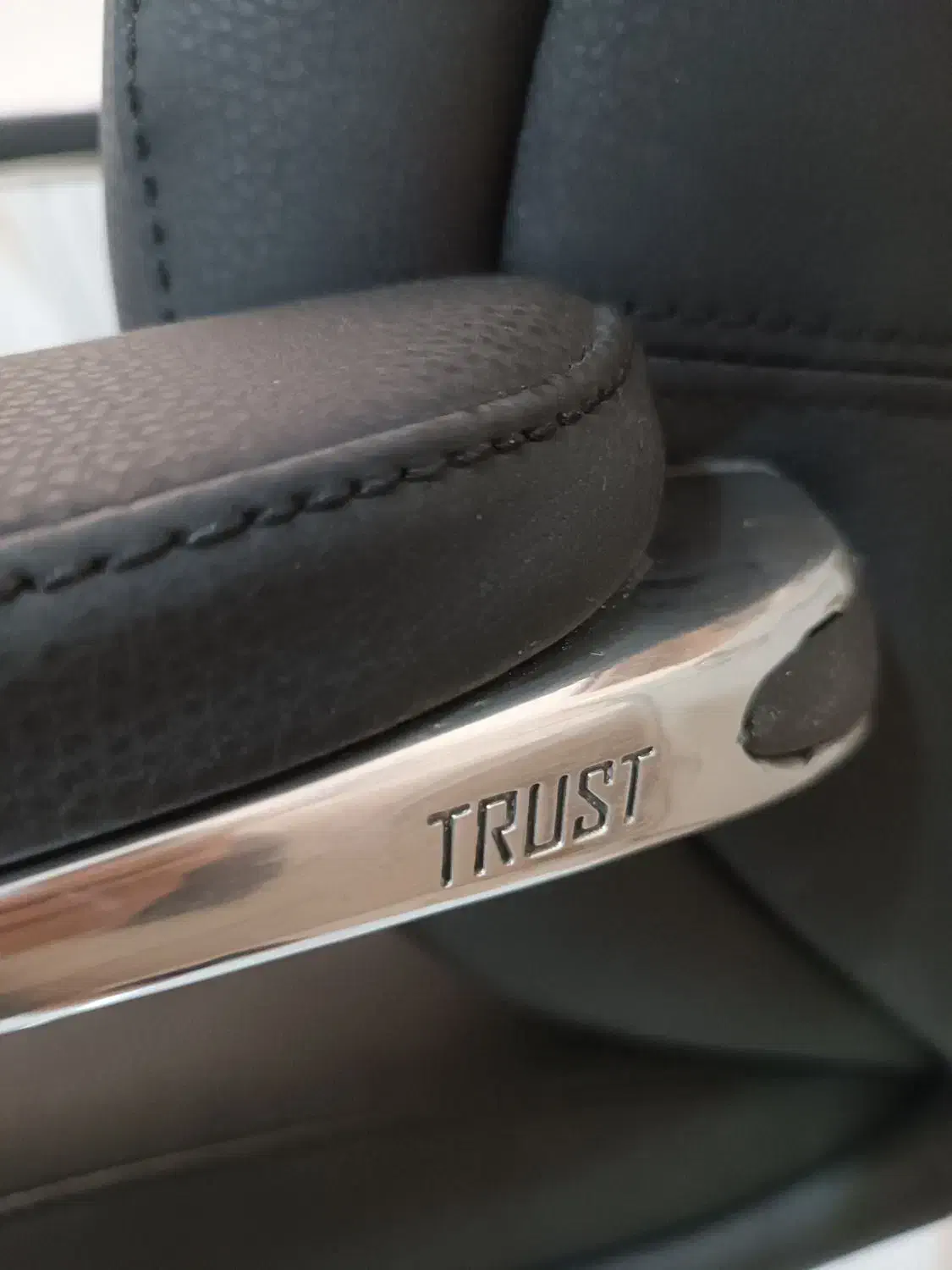 صندلی اداری trust|مبلمان اداری|شیراز, قالیشویی|دیوار