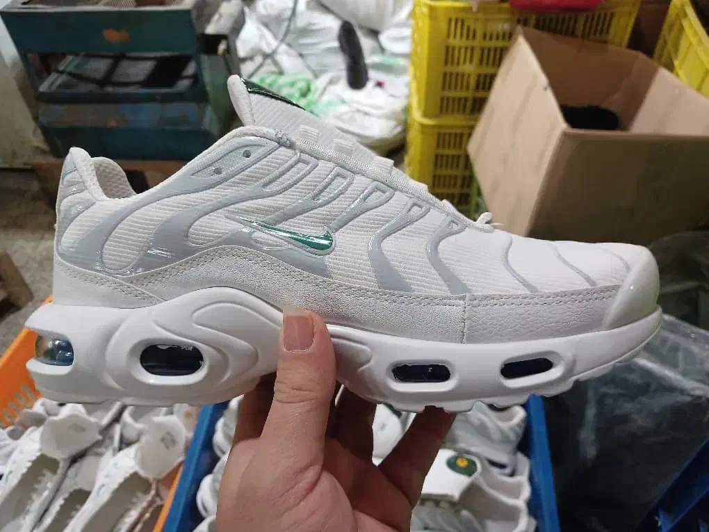 nike nb|کیف، کفش، کمربند|تهران, شهرک ولیعصر جنوبی|دیوار