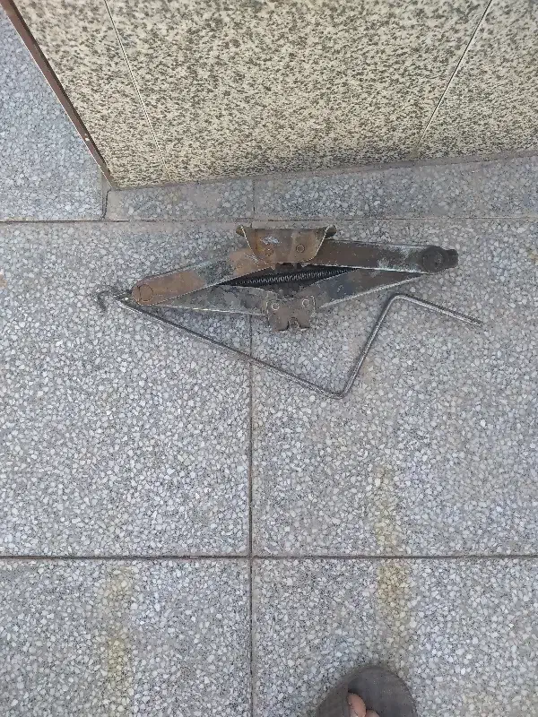 پمپ بنزین مغازه پیکان جک ماشین|قطعات یدکی و لوازم جانبی|رفسنجان, |دیوار