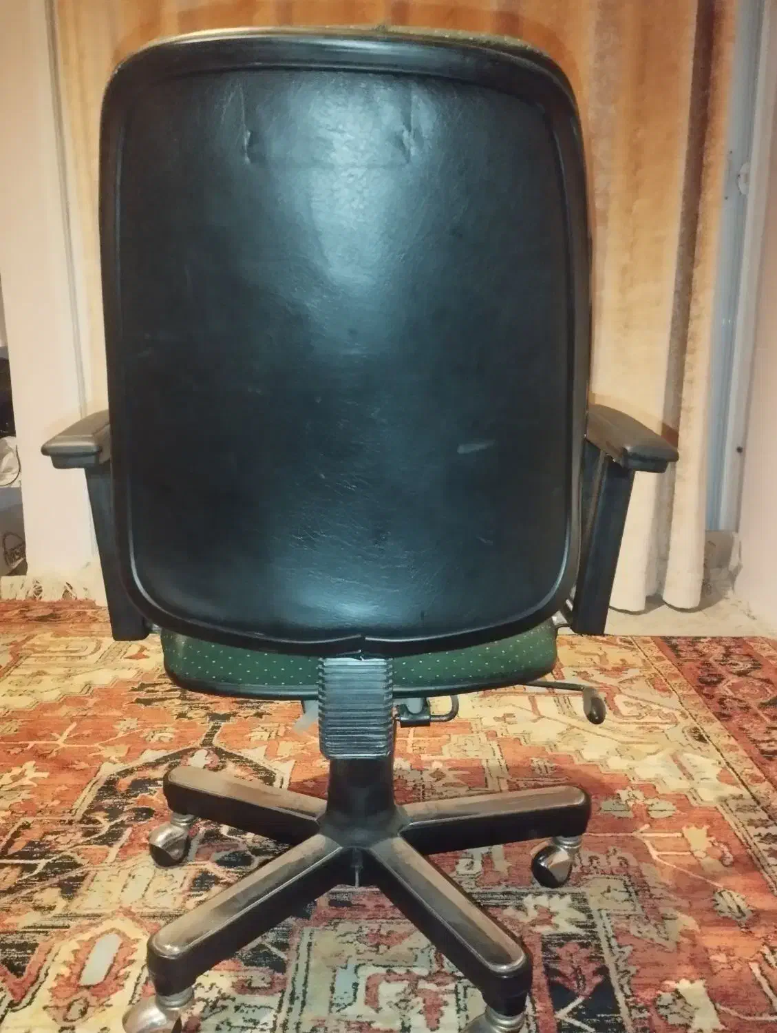 صندلی گردان اداری|مبلمان اداری|گرگان, |دیوار