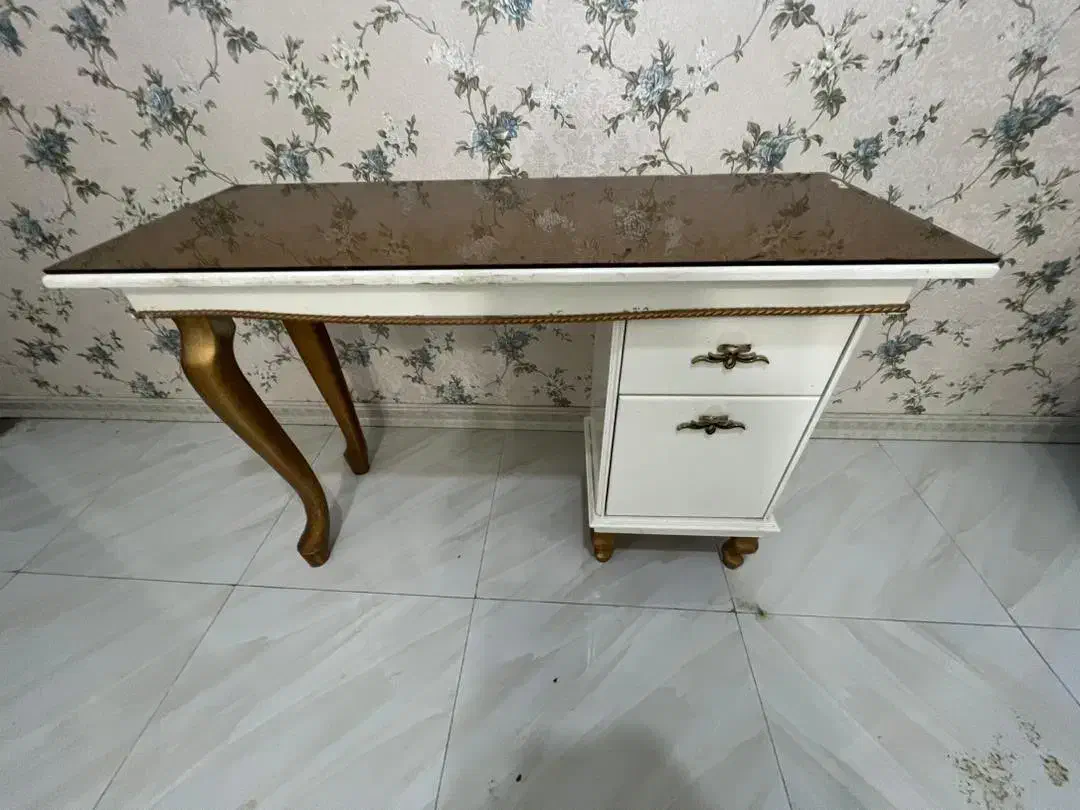 میز ناخن سالم|آرایشگاه و سالن‌های زیبایی|جم, |دیوار