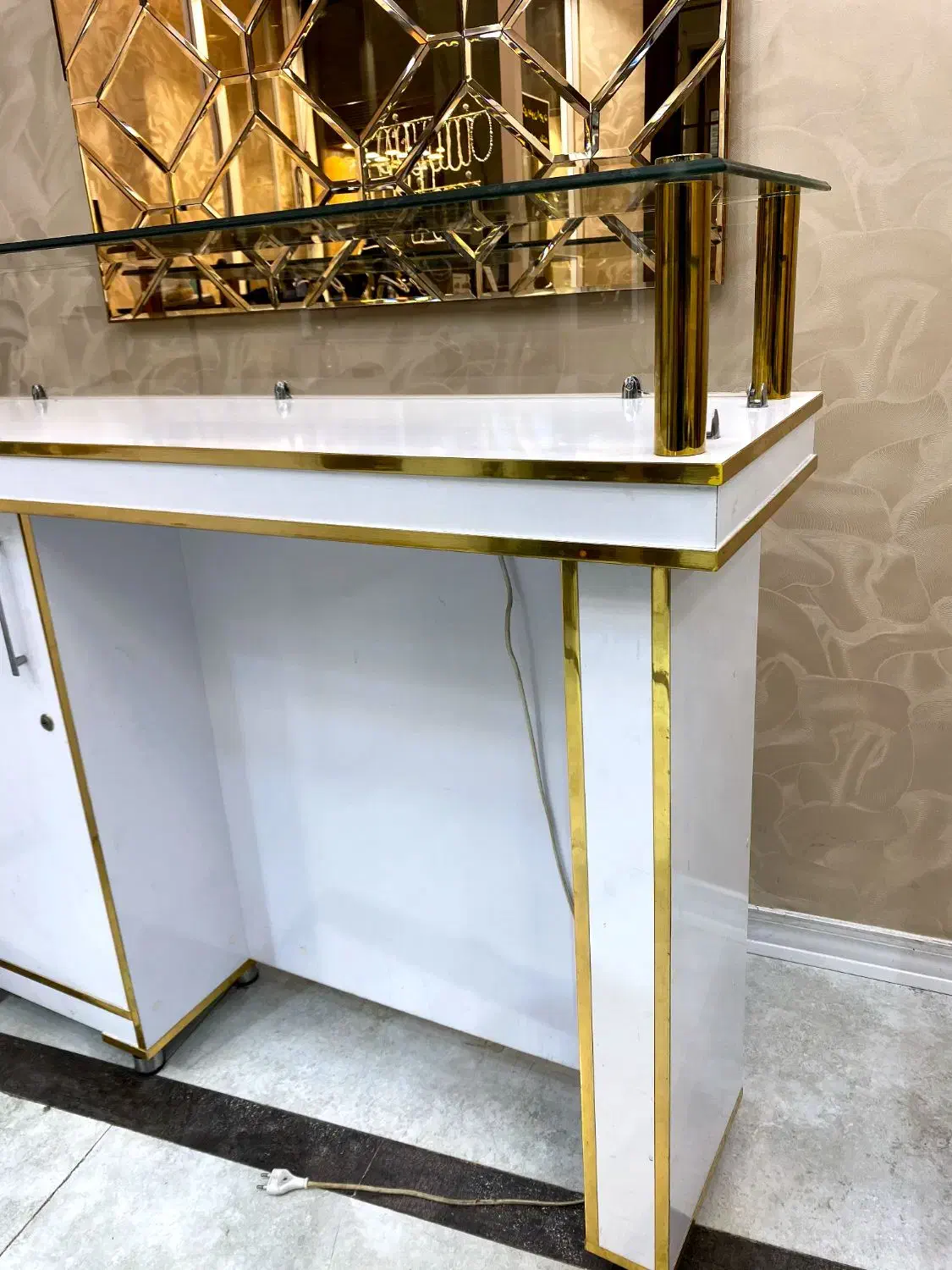 میز کار و فروش|فروشگاه و مغازه|رشت, چله خانه|دیوار