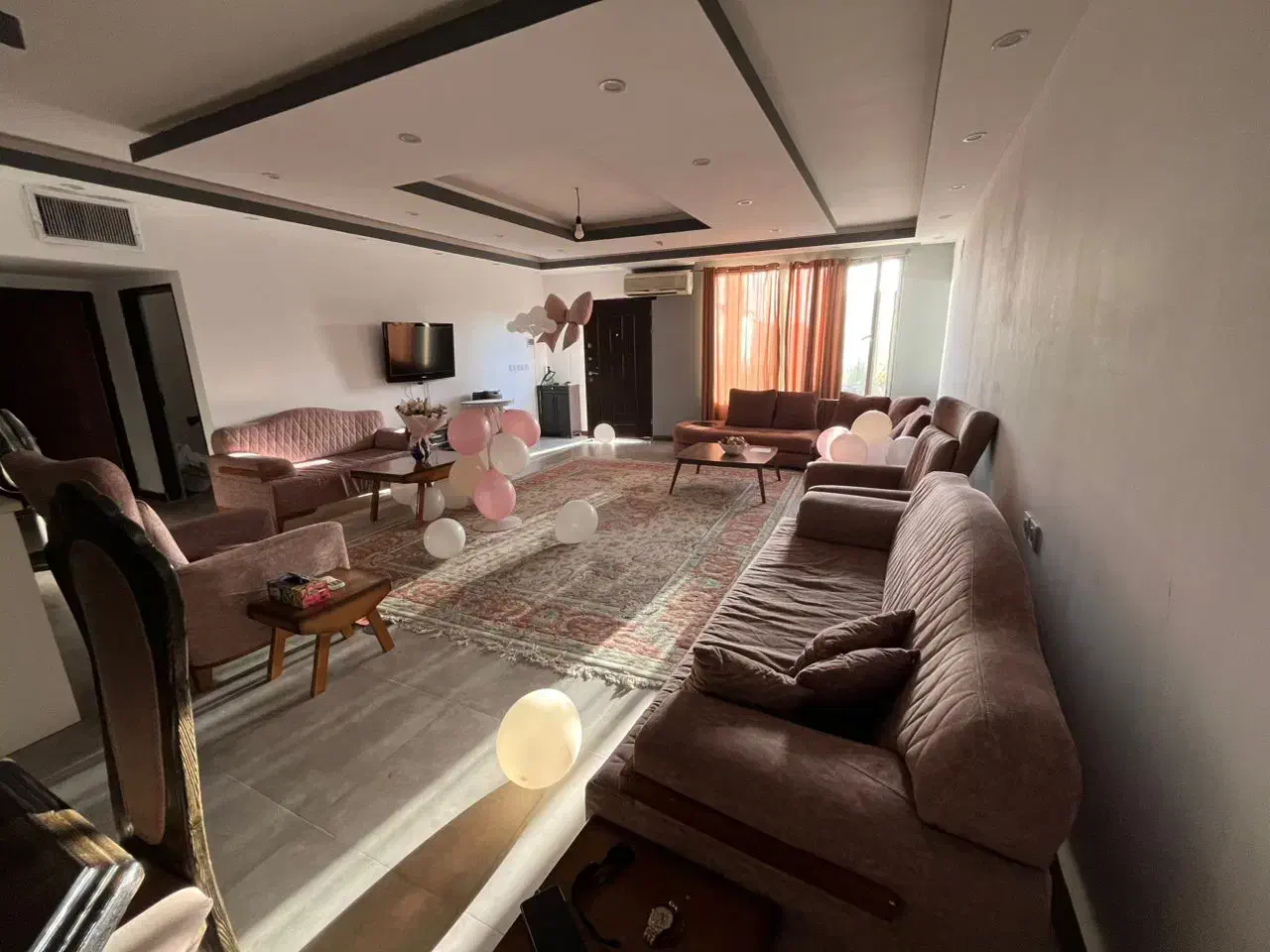 اجاره روزانه ویلا با استخر|اجارهٔ کوتاه‌مدت ویلا و باغ|تهران, آبشار تهران (دریاچه)|دیوار