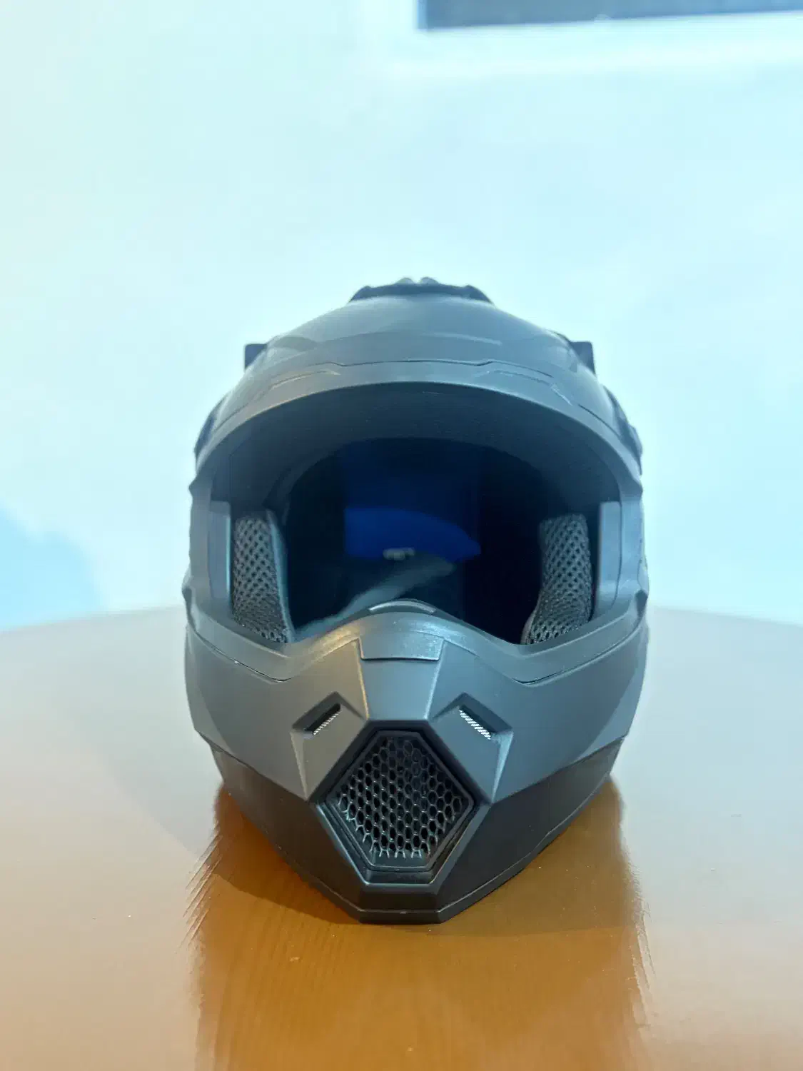 کلاه کاسکت|قطعات یدکی و لوازم جانبی|رشت, منظریه|دیوار