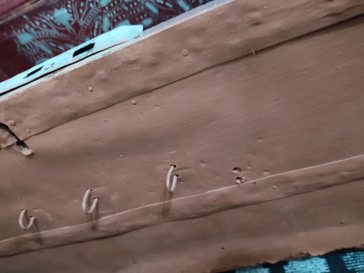 صندوقچه|کلکسیون اشیاء عتیقه|رشت, لاکان شهر|دیوار