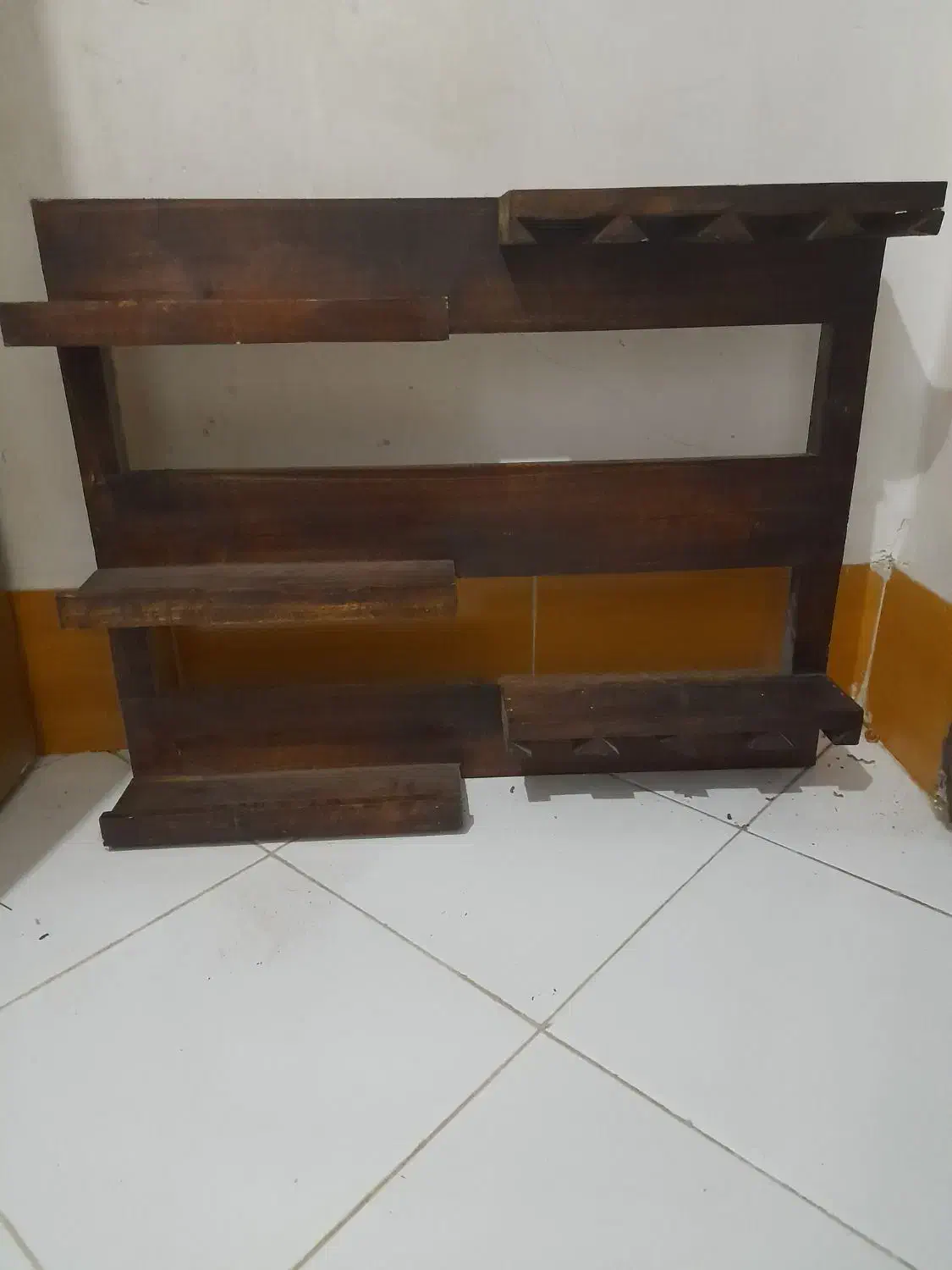 جا باز|کتابخانه، شلف، قفسههای دیواری|اصفهان, هفتون|دیوار