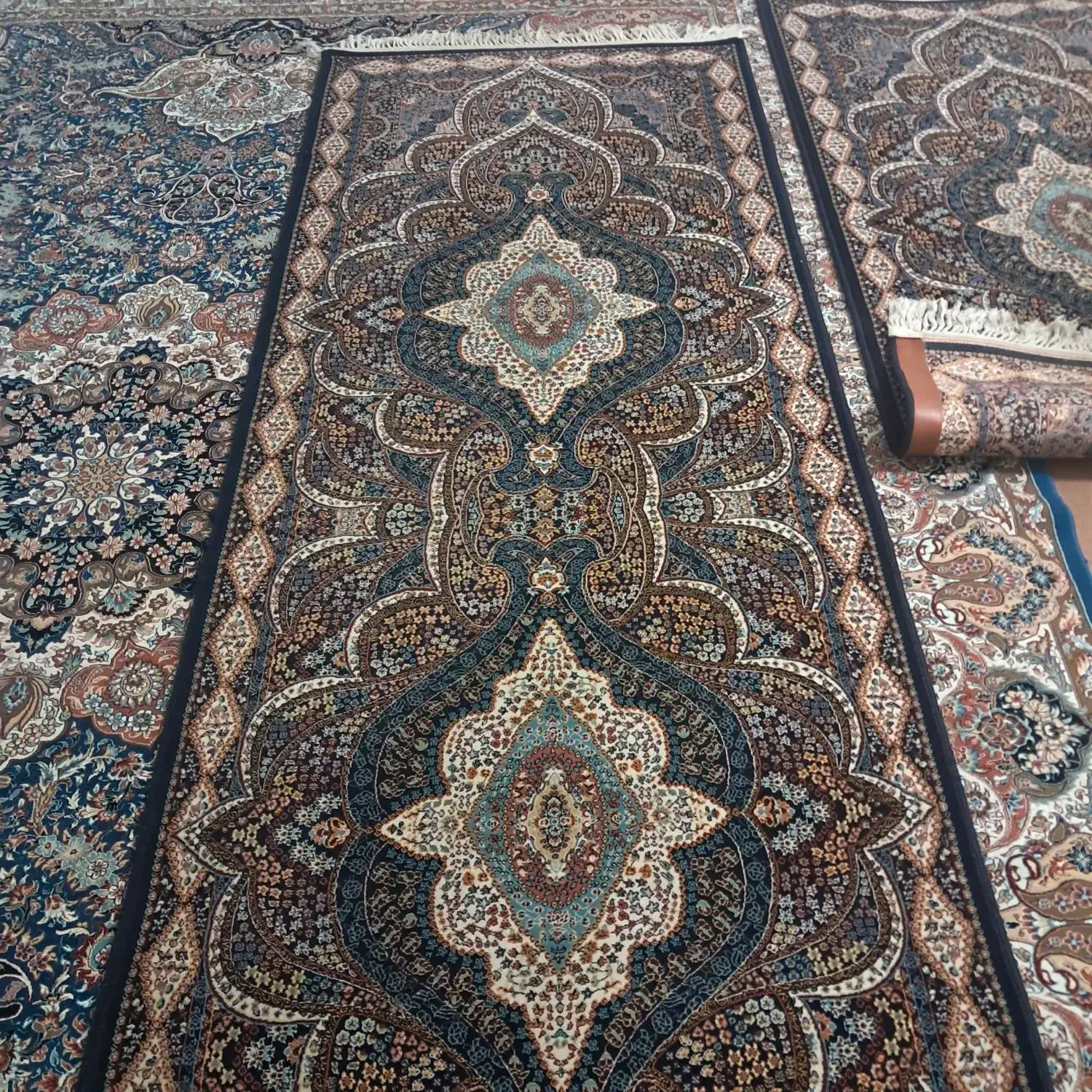 فرش راهرویی|فرش|اهواز, دغاغله|دیوار