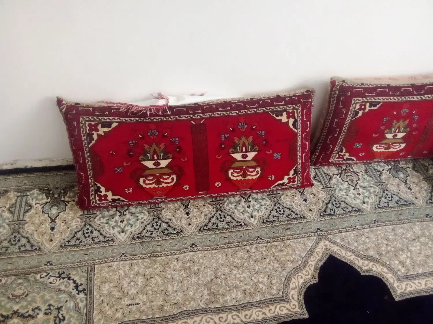 پشتی دستباف سالم|پشتی|تربت جام, کشتارگاه|دیوار