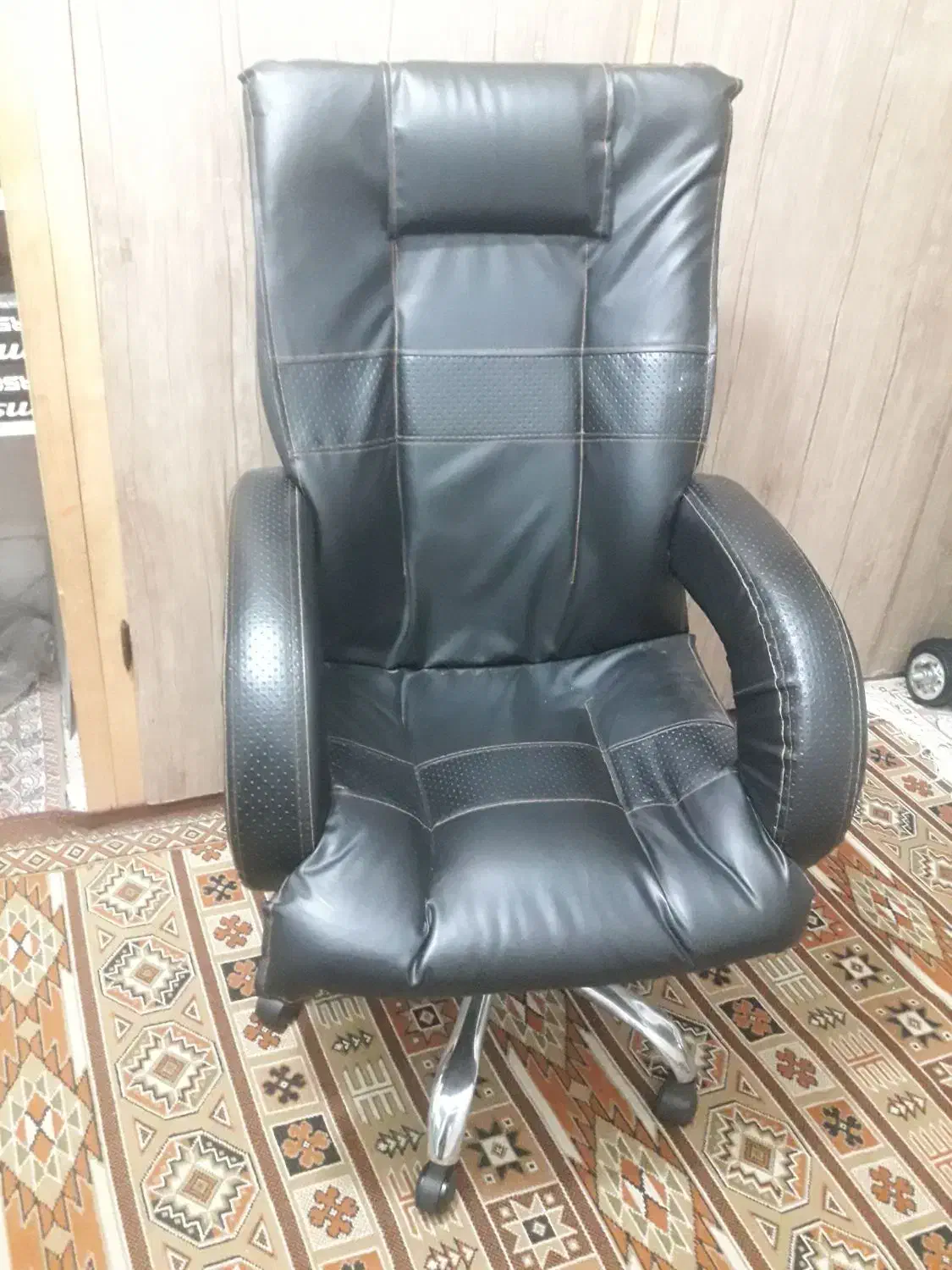 صندلی مدیریت و یا کامپیوتر گیمینگ در حد|صندلی و نیمکت|قرچک, باقرآباد|دیوار