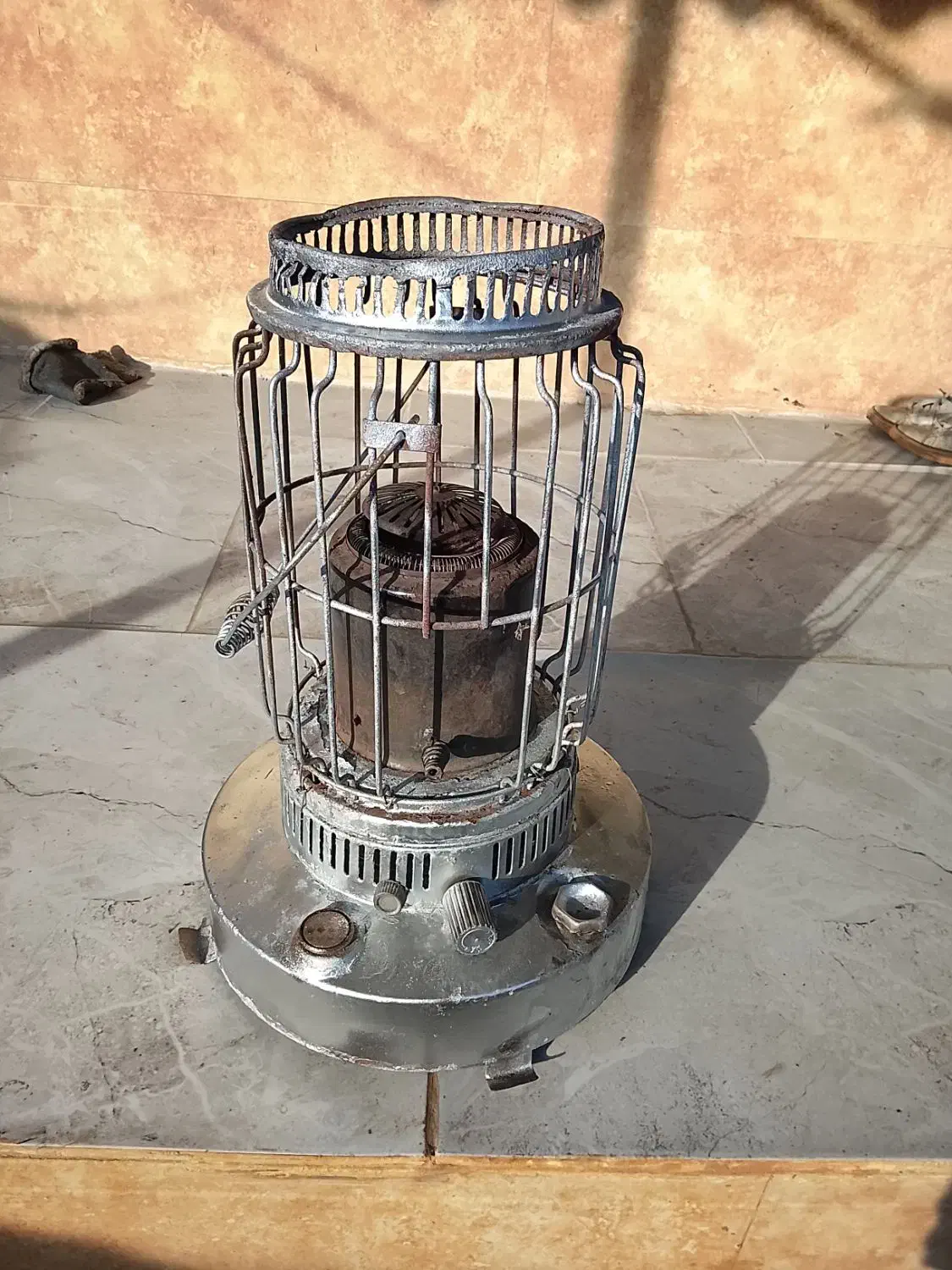 چراغ|کلکسیون اشیاء عتیقه|رشت, معلولین|دیوار