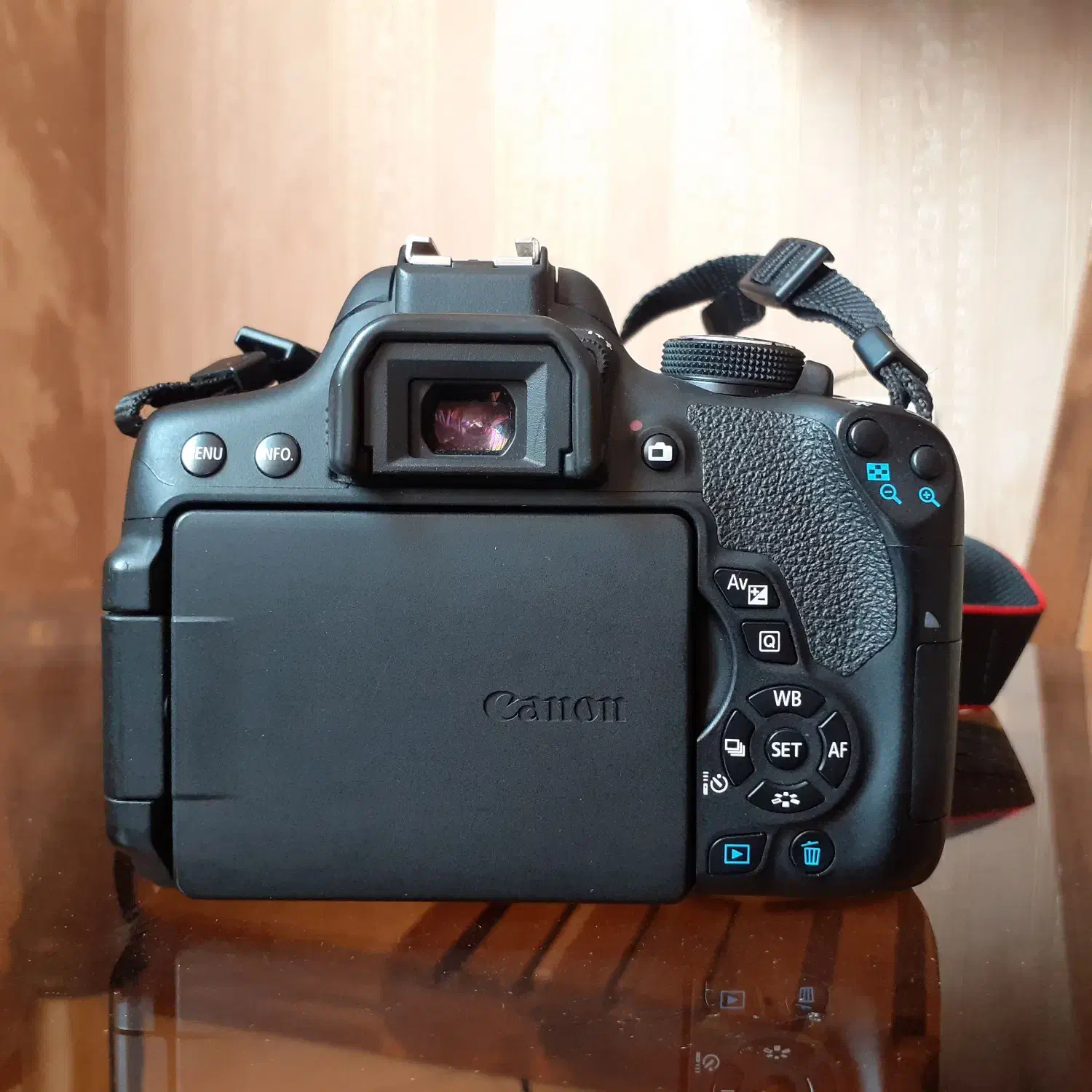 کانن Canon 750d به همراه لنز فیکس 50 میلیمتر|دوربین عکاسی و فیلمبرداری|بجنورد, |دیوار