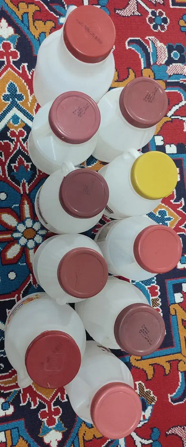 بطری کوچک و بزرگ نوشابه و دبه و جار|ظروف نگهدارنده، پلاستیکی، یک‌بارمصرف|گرگان, |دیوار