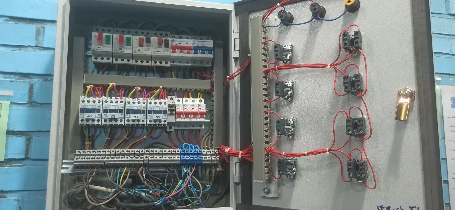 ساخت تابلو برق سه فاز و تکفاز   برقکارصنعتی|خدمات پیشه و مهارت|تهران, شهرک دانشگاه|دیوار