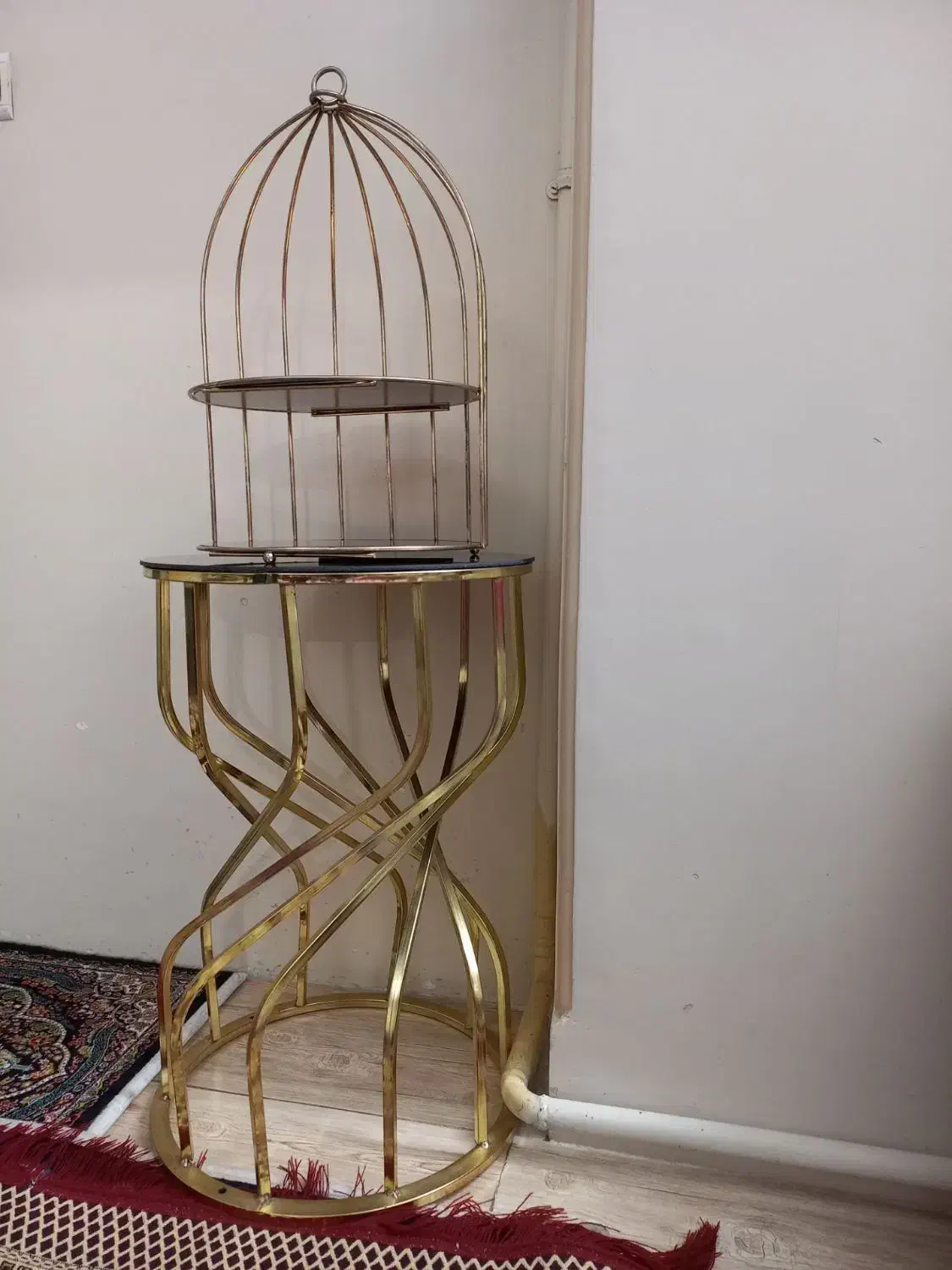 قفس دکوری و جلو مبلی آینه ای تکی|مبلمان خانگی و میز عسلی|نسیم‌شهر, |دیوار