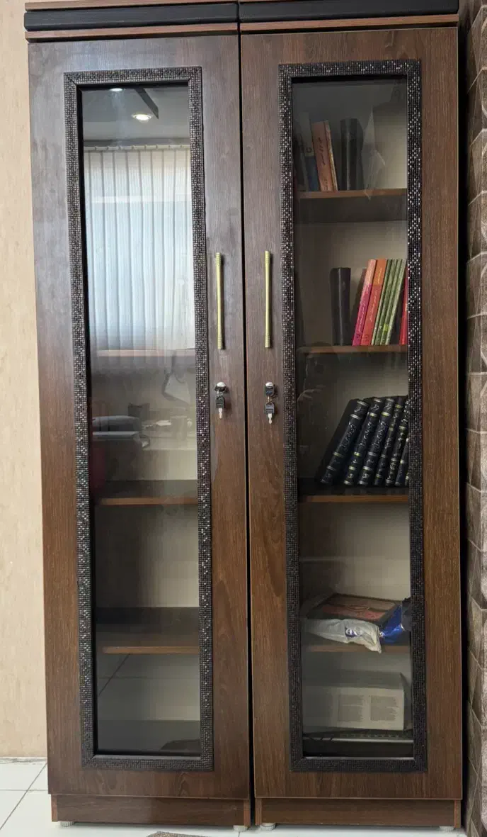 کتابخونه دو درب شیشه‌ای قفل‌دار MDF نو|کتابخانه، شلف، قفسه‌های دیواری|شیراز, تاچارا|دیوار