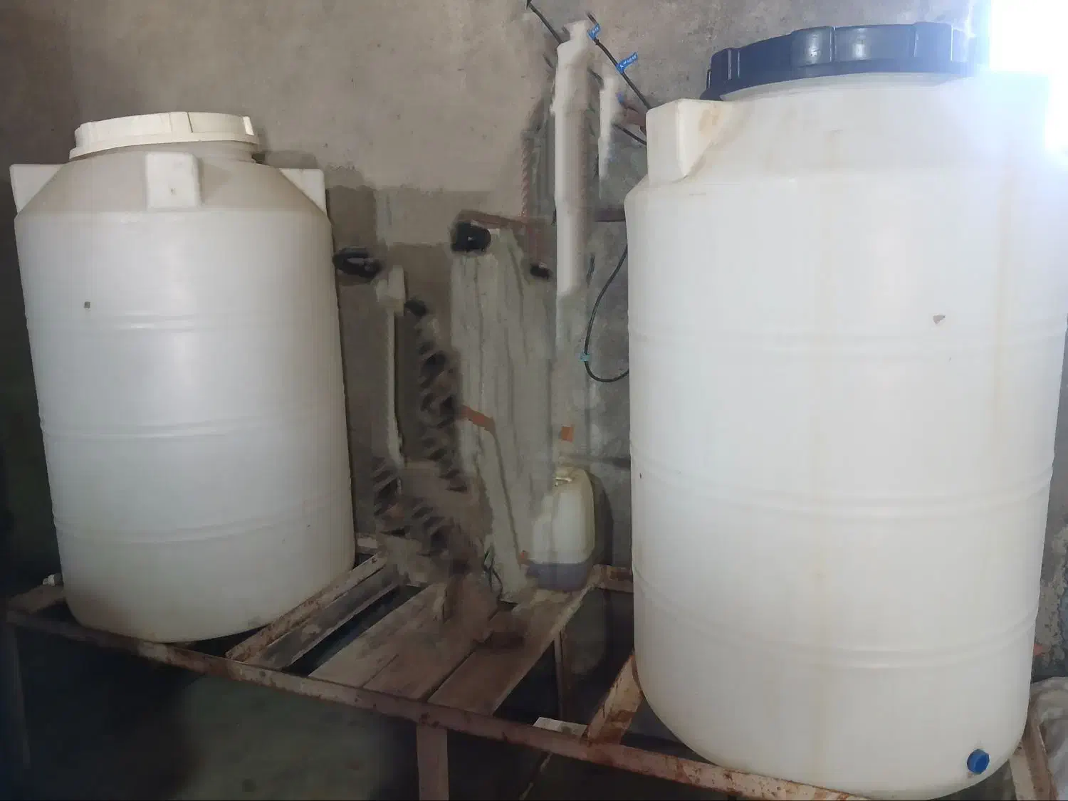 تانکر|ظروف نگهدارنده، پلاستیکی، یکبارمصرف|لاجان, |دیوار