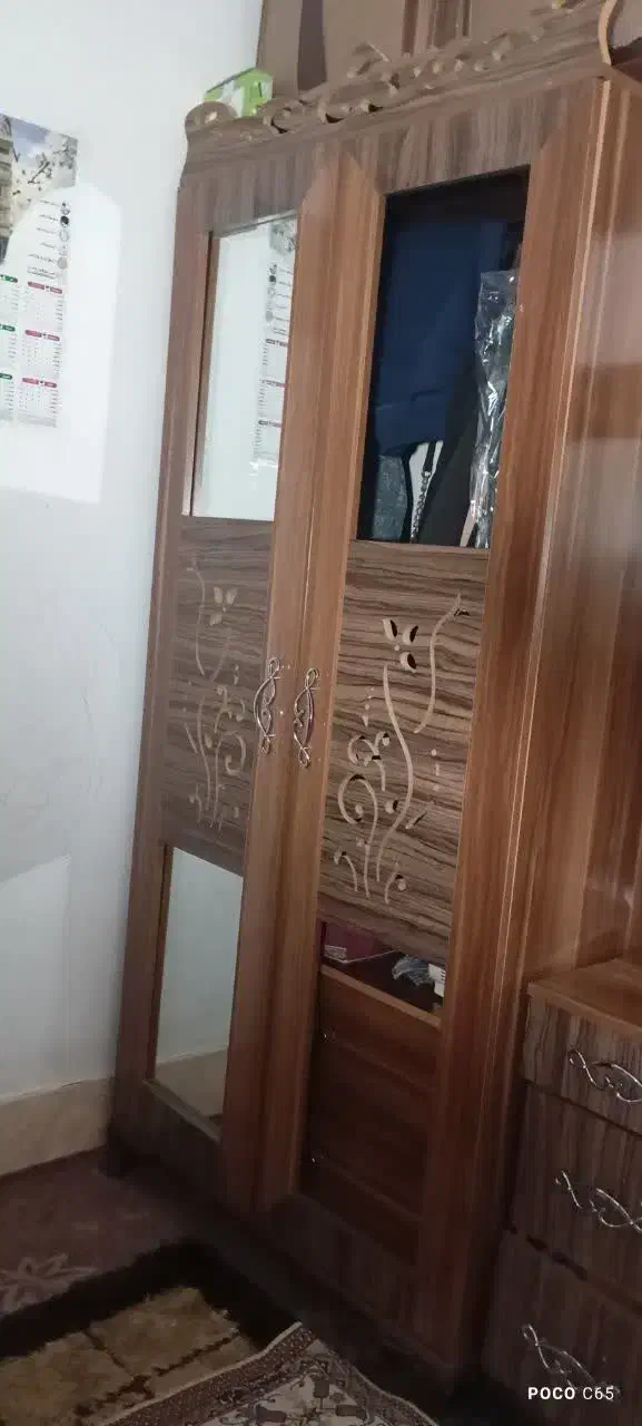 کمد لباس MDF و میز آرایش قهوهای|جاکفشی، کمد، دراور|قم, نیروگاه|دیوار