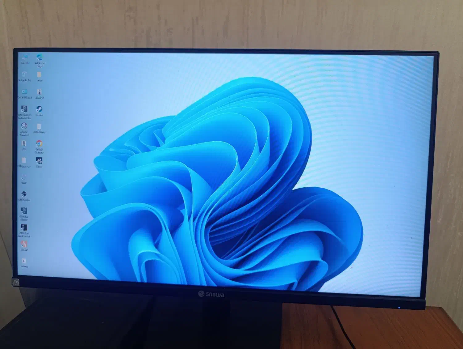 مانیتور ۲۴ اینچ اسنوا|رایانه رومیزی|کرمان, |دیوار