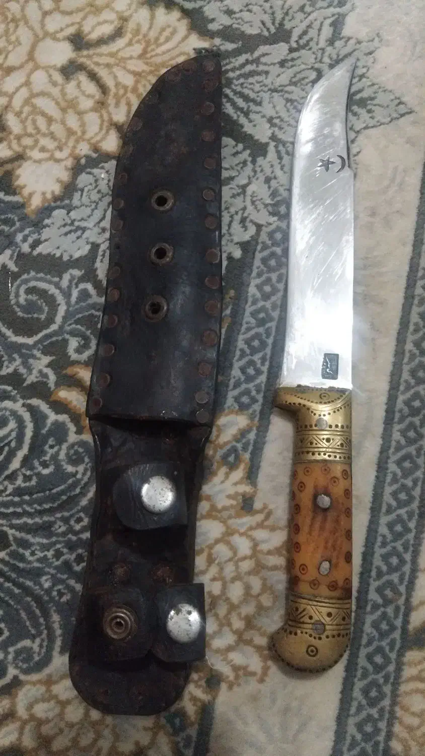 چاقو بزرگ|ظروف پخت‌وپز|رامیان, |دیوار