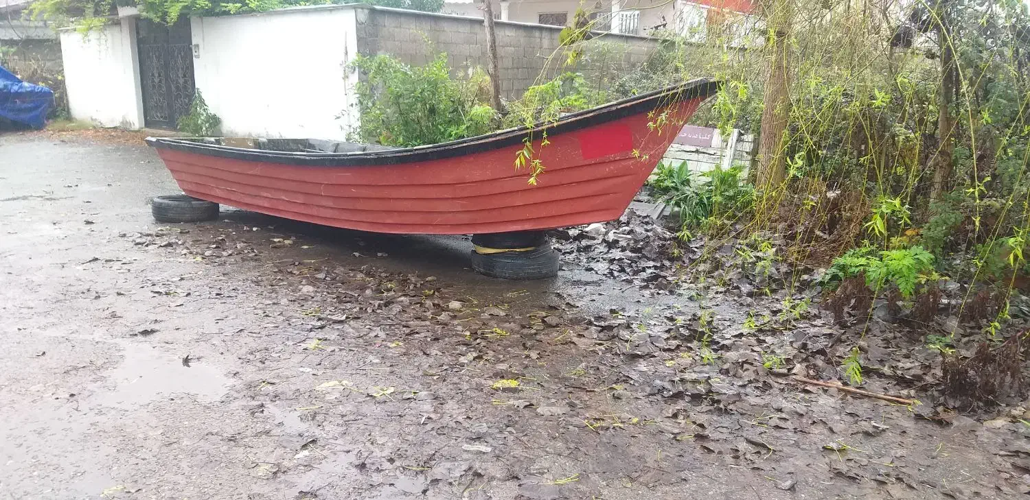 قایق موتوری|قایق و سایر وسایل نقلیه|بندر انزلی, میان پشته|دیوار