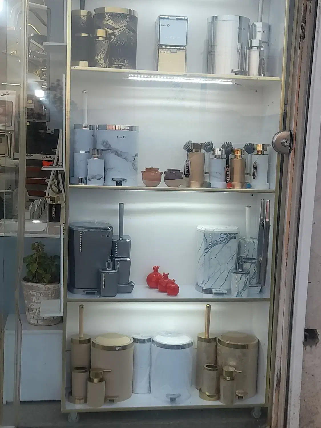 آینه وآینه باکس وست پنج پاره سرویس بهداشتی|لوازم سرویس بهداشتی|سنندج, |دیوار