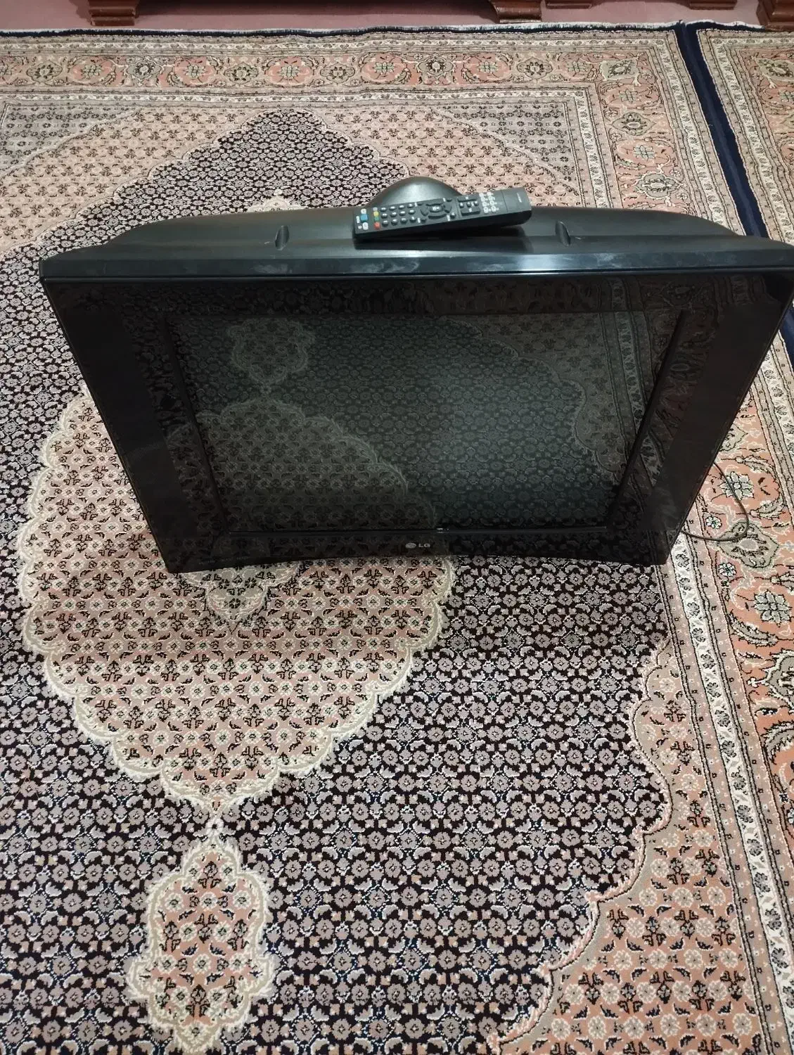 تلویزیون ۳۲اینچ الجی|تلویزیون و پروژکتور|نمین, |دیوار