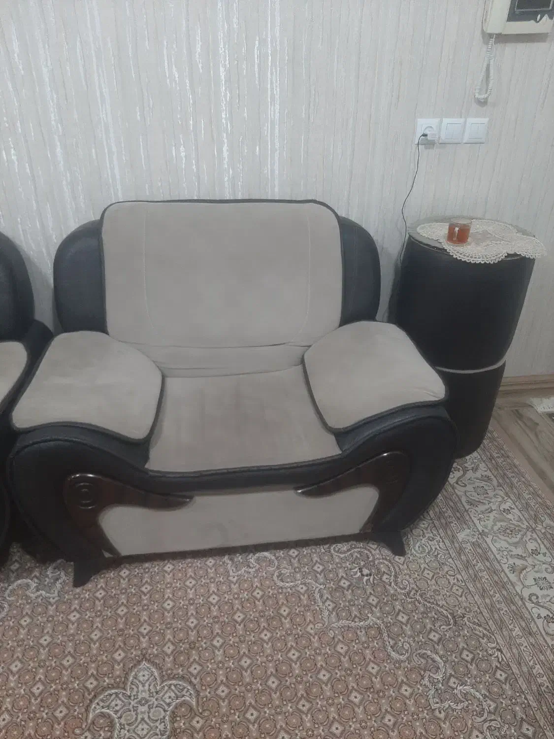 مبل راحتی بدون ایراد و شکستگی|مبلمان خانگی و میز عسلی|بیله سوار, |دیوار