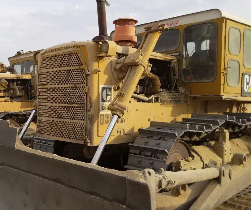 بلدوزر D8K77V سند معتبر سریال 11000|خودرو سنگین|باغ بهادران, |دیوار