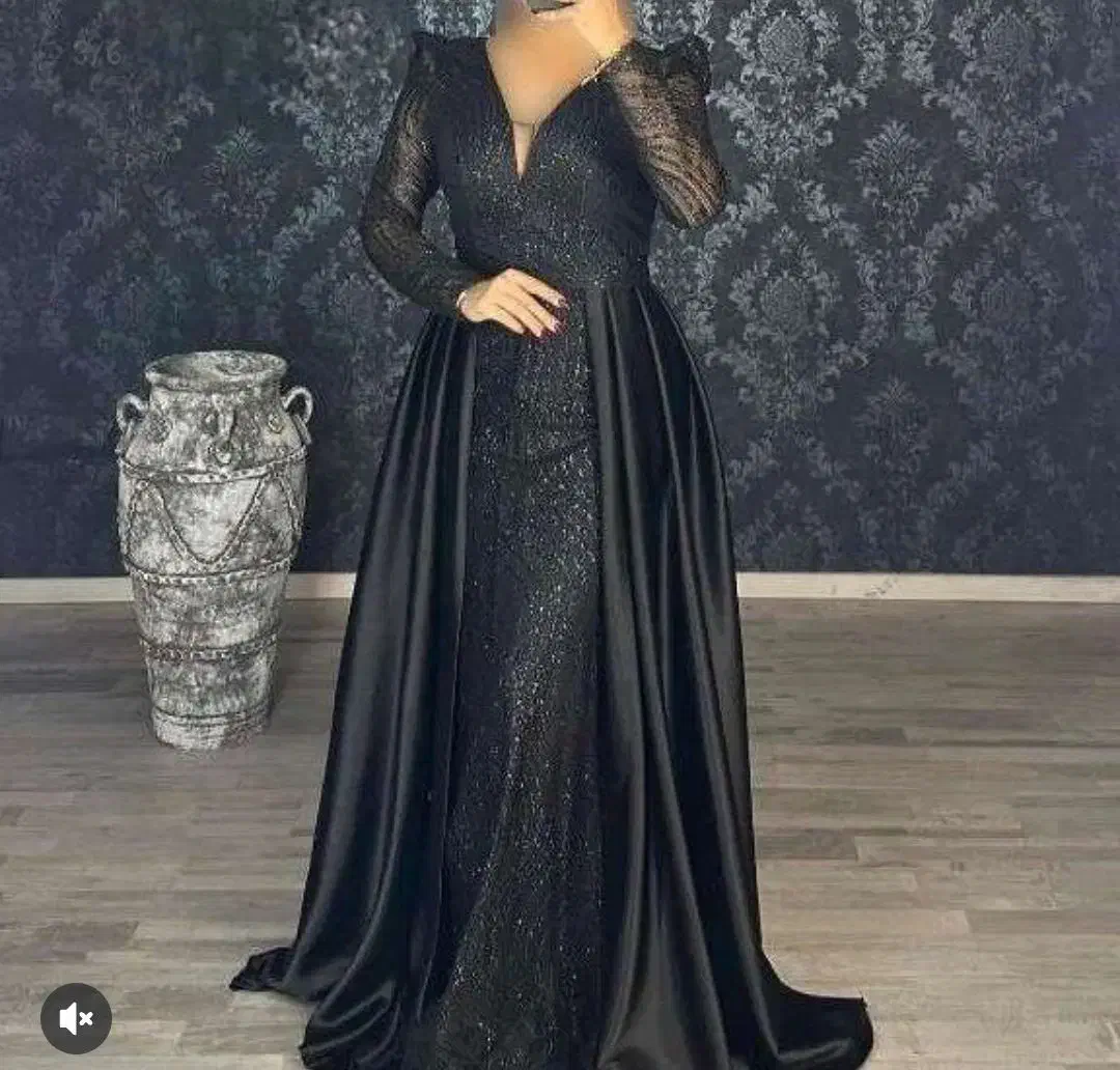 لباس مجلسی|لباس|نیشابور, هفده شهریور|دیوار