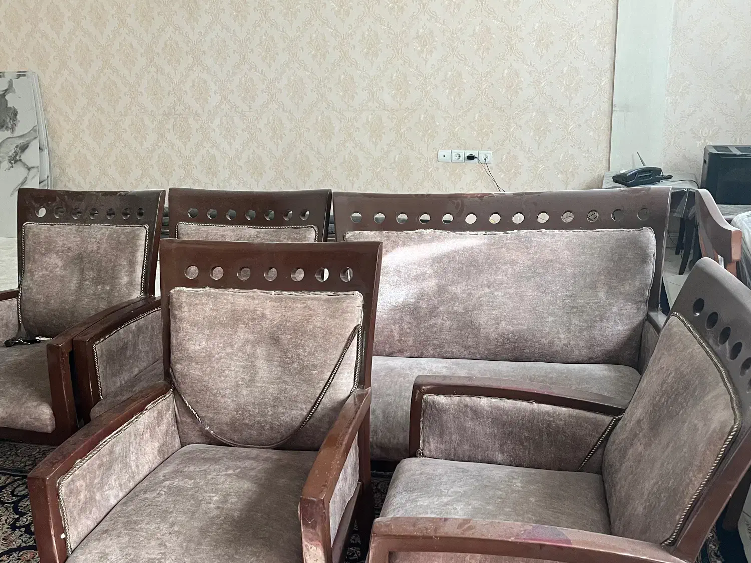 مبل|مبلمان خانگی و میز عسلی|مشهد, کارمندان دوم|دیوار