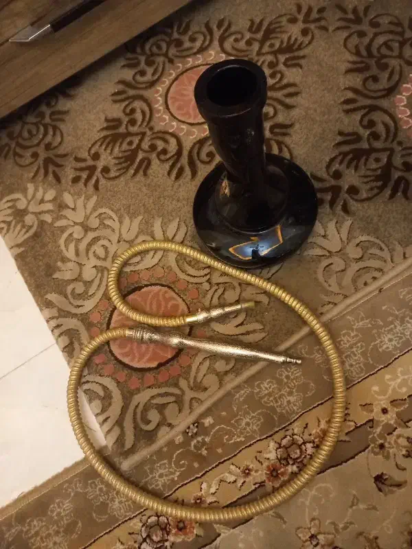 یک عدد شیشه و یک عدد شلنگ قلیان در حد نو|کلکسیون و سرگرمی|قرچک, شهرک طلائیه|دیوار